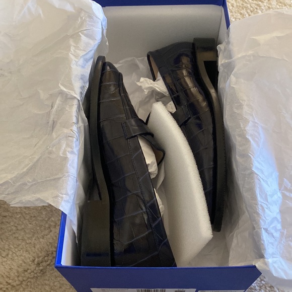 STUART WEITZMAN Palmer Sleek Loafer Size: 6 W - Picture 1 of 9